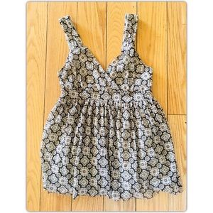 XS Sleeveless Boho Deep V Tank Top w Brown Design